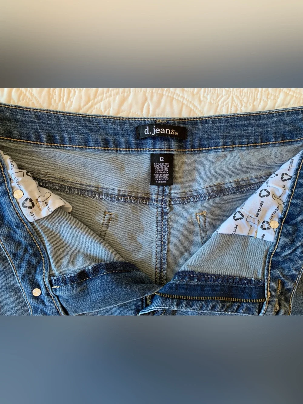 d. jeans Women's Dark Blue Denim Bermuda Shorts, size 12